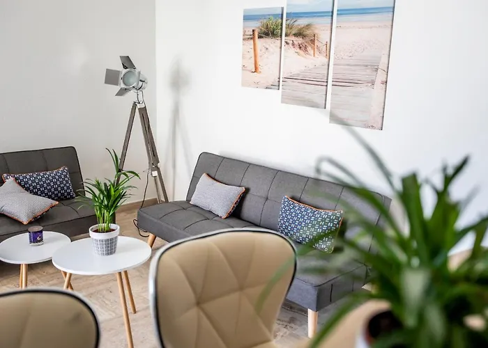 ++++ Renovated Cosy 50M2 Sunny Flat / Balcony / Close To Beach And To The Palais Des Festivals ++++