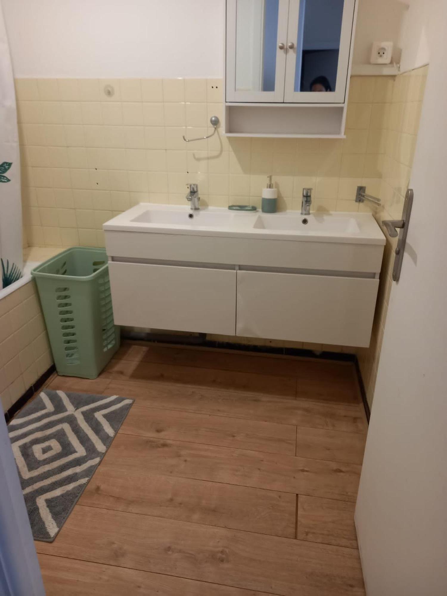 ++++ Renovated Cosy 50m2 Sunny Flat / Balcony / Close To And To The Palais Des Festivals ++++ Appartement *